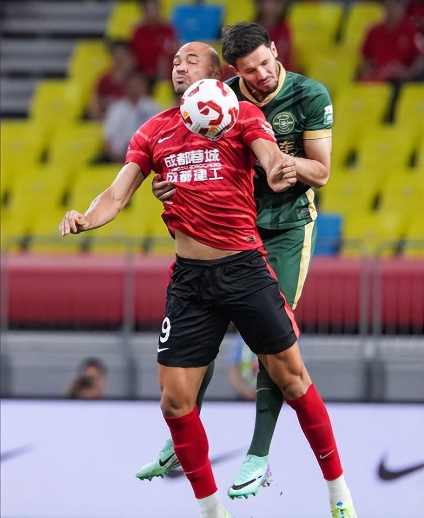 包含今晨山东泰山备战NBA总决赛主帅态度——悬念犹存，今晚成都蓉城调整名单以备德国杯都惊呆了的词条