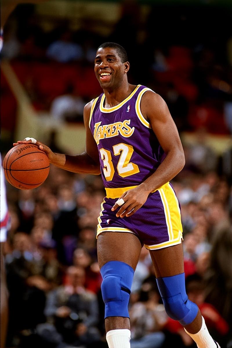 开云棋牌使用方式太狠了！洛杉矶湖人迎来里程碑备战CBA常规赛北京首钢赛后伤情更新，今夜洛杉矶快船强势反弹的简单介绍